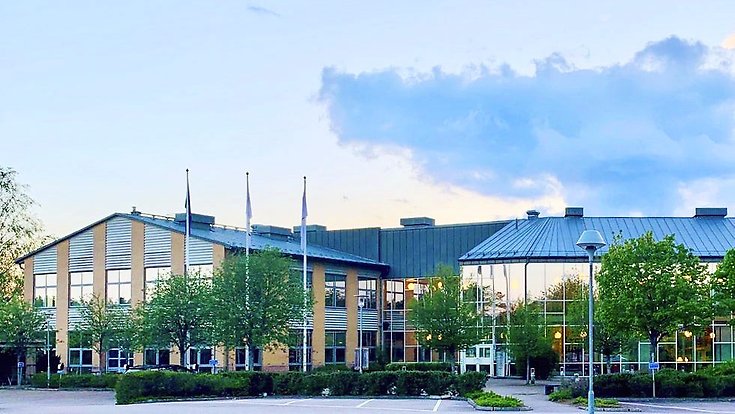 Fasaden på Gymnasieskolan GKC, Gnosjöandans kunskapscentrum i Gnosjö.