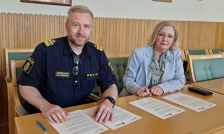 Länspolischef Anders Sund och kommunstyrelsens ordförande Kristine Hästmark (M)